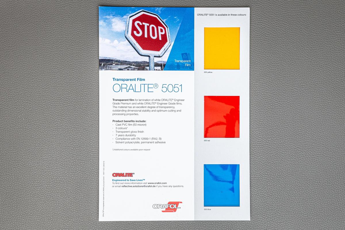 Foto1: Farbkarte Oralite 5051