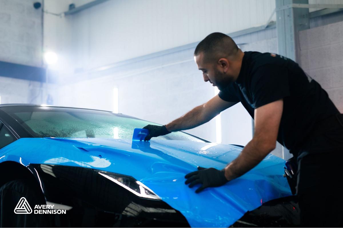 Foto1: Avery Dennison Color Paint Protection Film PPF