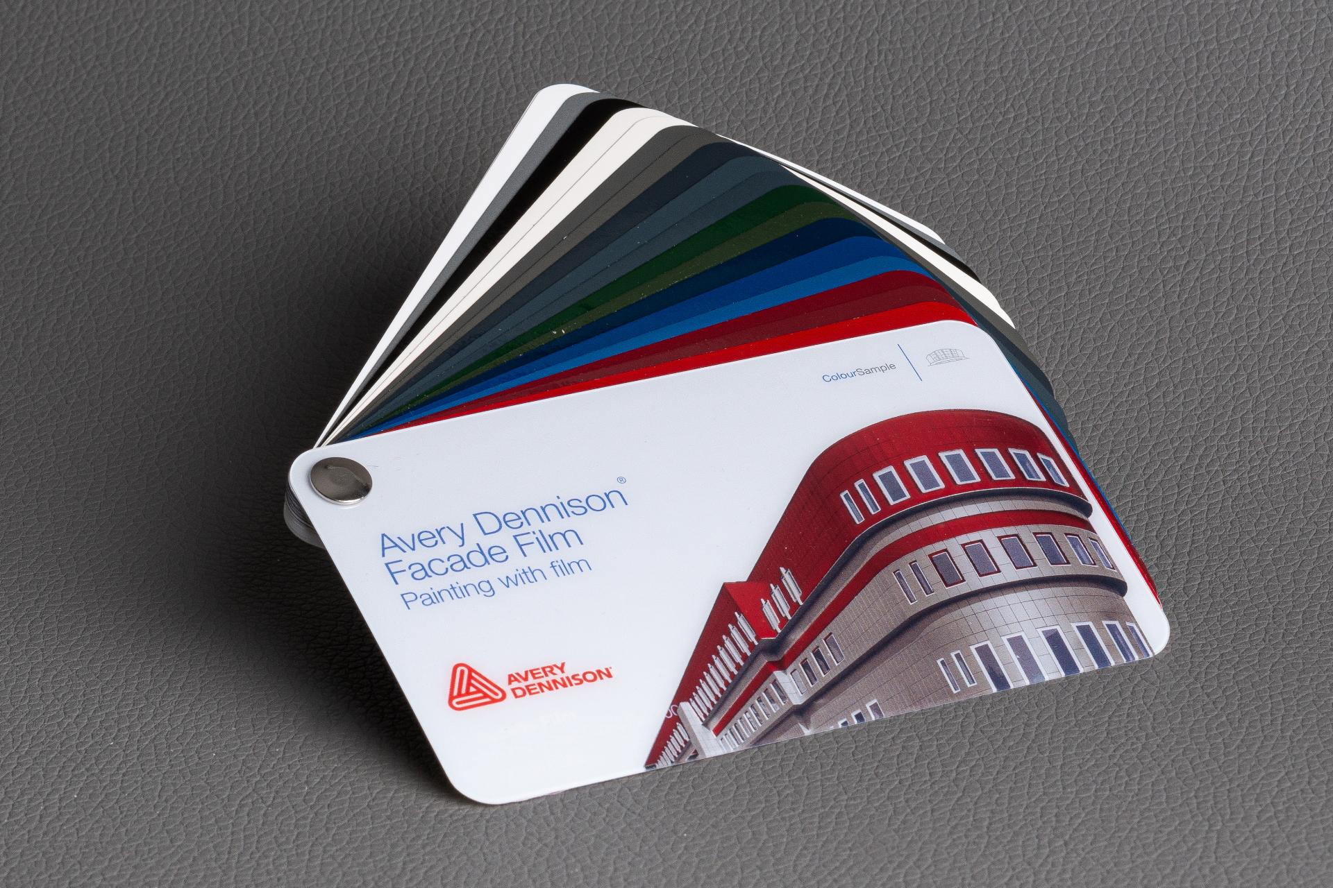 Foto: Farbfächer Avery Dennison Facade Film
