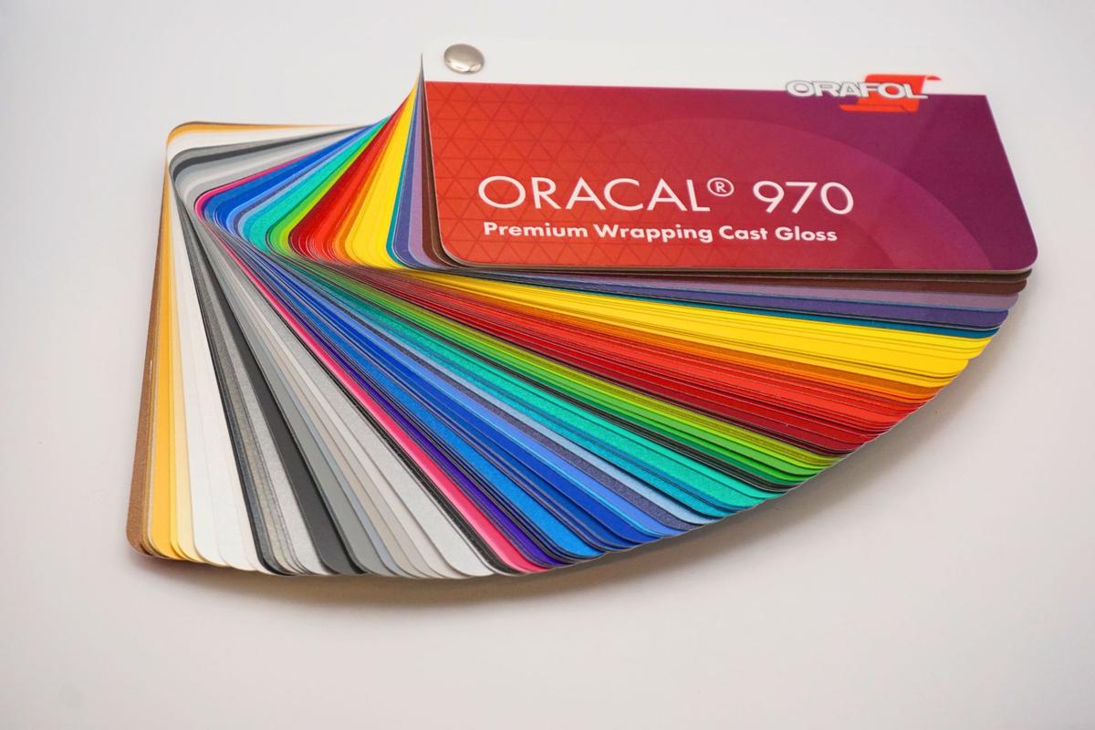 Foto1: Farbfächer Oracal 970RA inkl. ProSlide