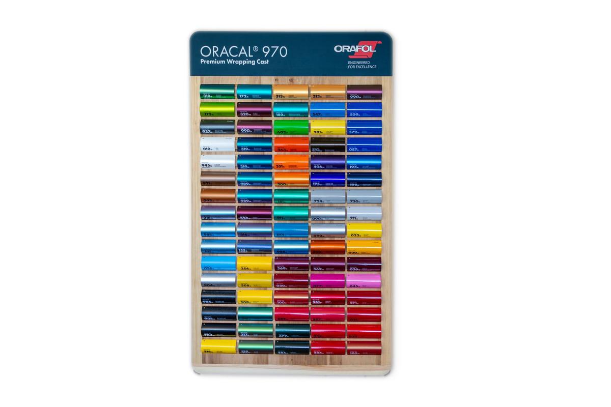 Foto1: Farbtafel ORACAL 970 - 1 Wandtafel mit einem kompletten Mustersatz