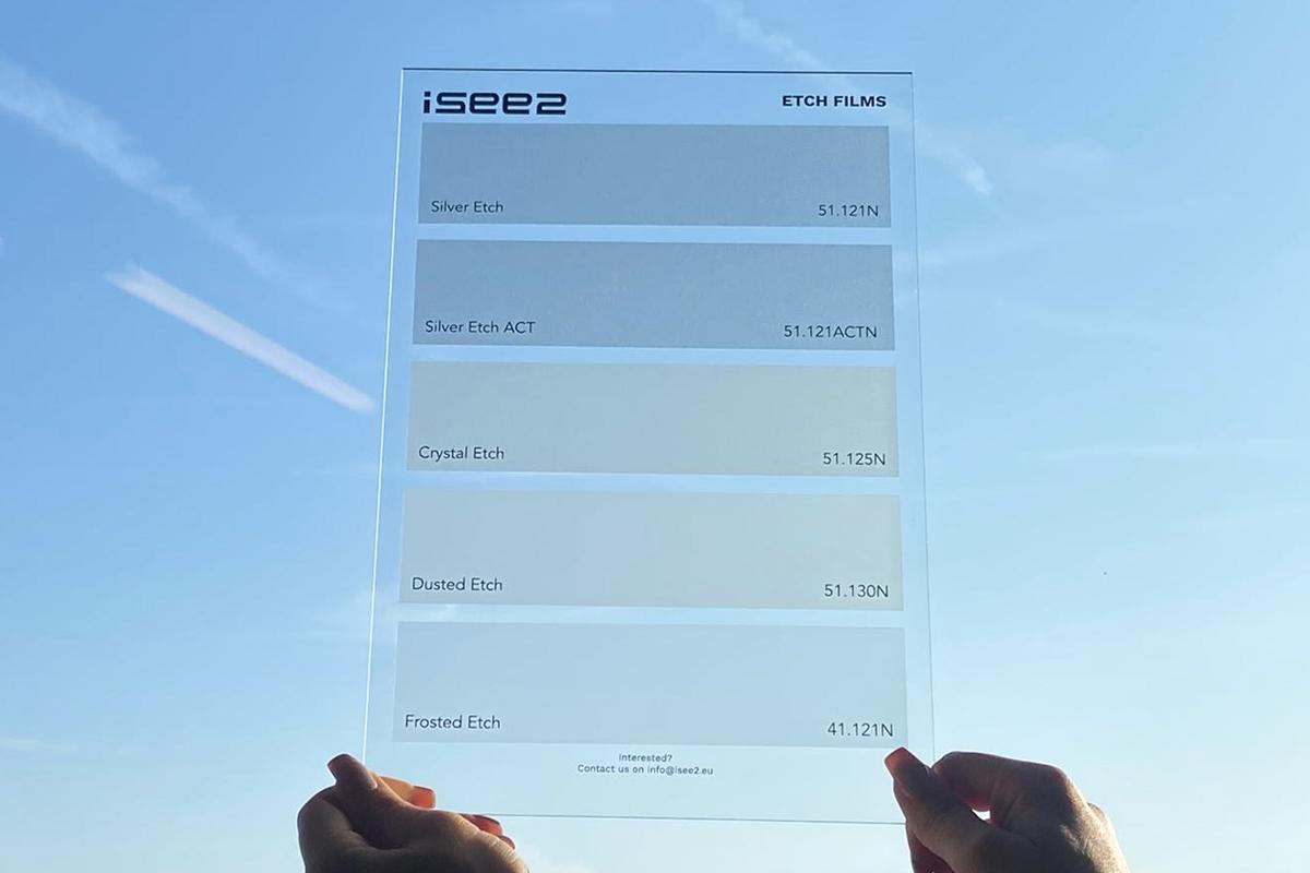 Foto1: Musterständer iSee2 Glasdekor