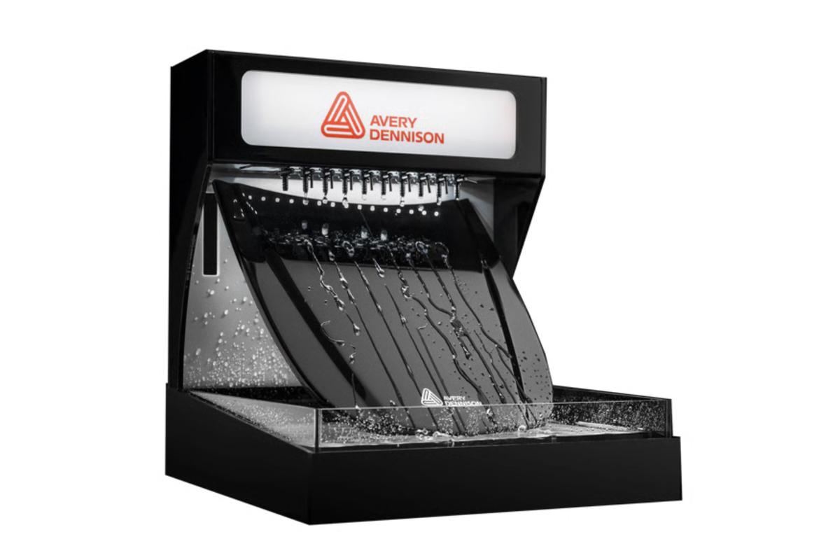 Foto1: Avery Dennison PPF Hydrophobicity Machine