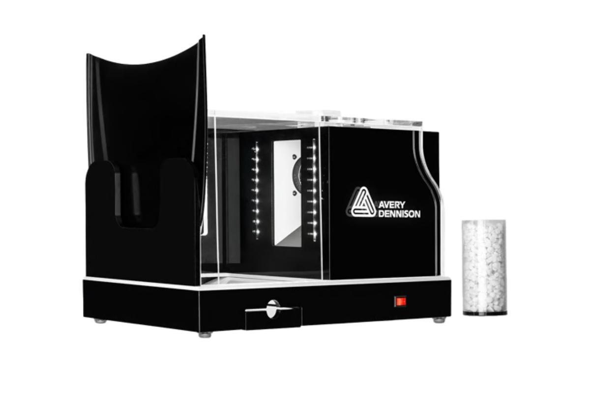 Foto1: Avery Dennison PPF Stone Chip Machine