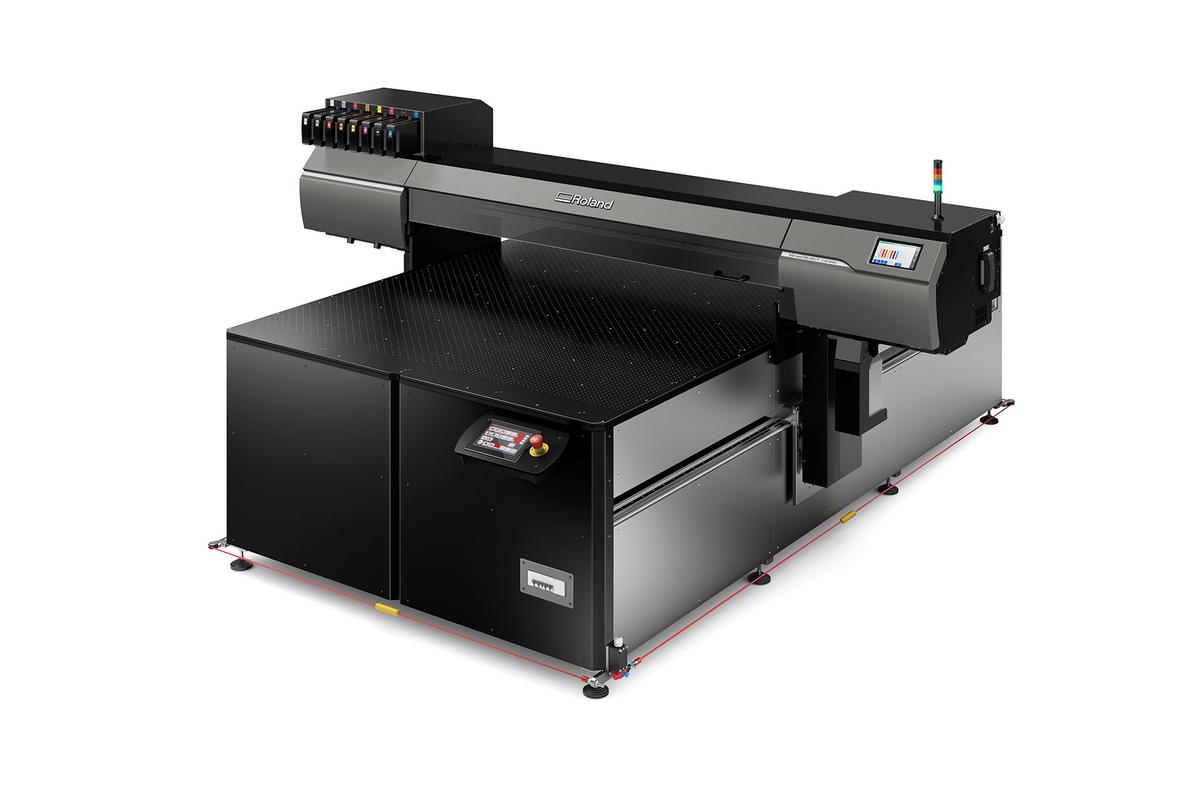 Foto1: Roland VersaOBJECT LO-640-F3 1625 mm Flachbett-UV-Drucker + ASB