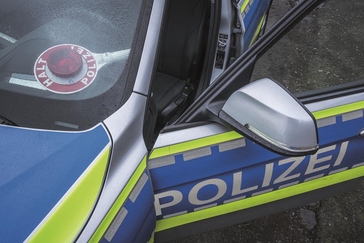 Foto1: Oracal 977-572 Polizeiblau