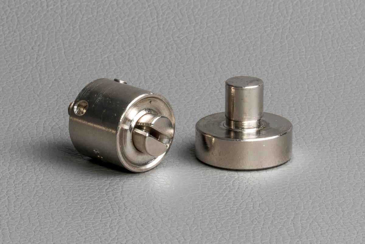 Foto1: profiwelt PROtool Ösenaufnahme Edelstahl für Ösen 18,2 mm